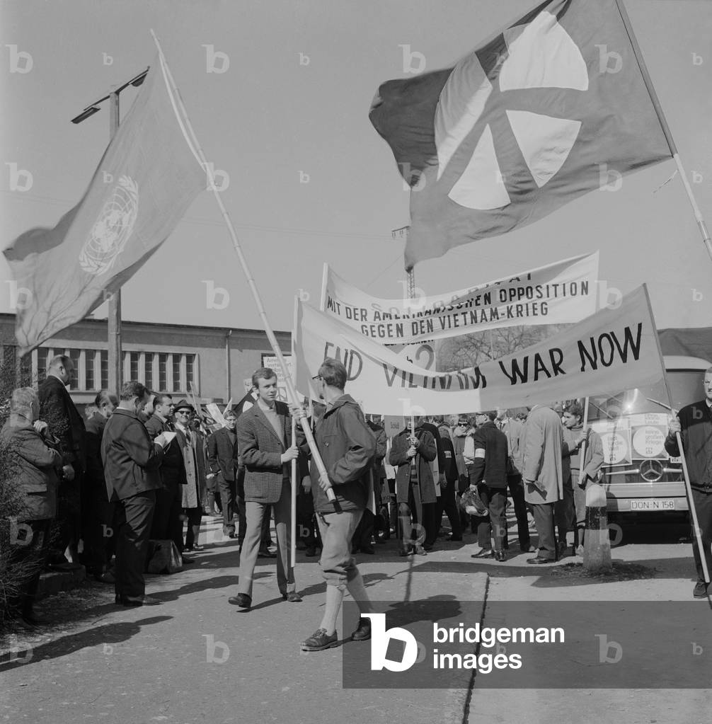 Demonstration march in Augsburg, 1966 (b/w photo)