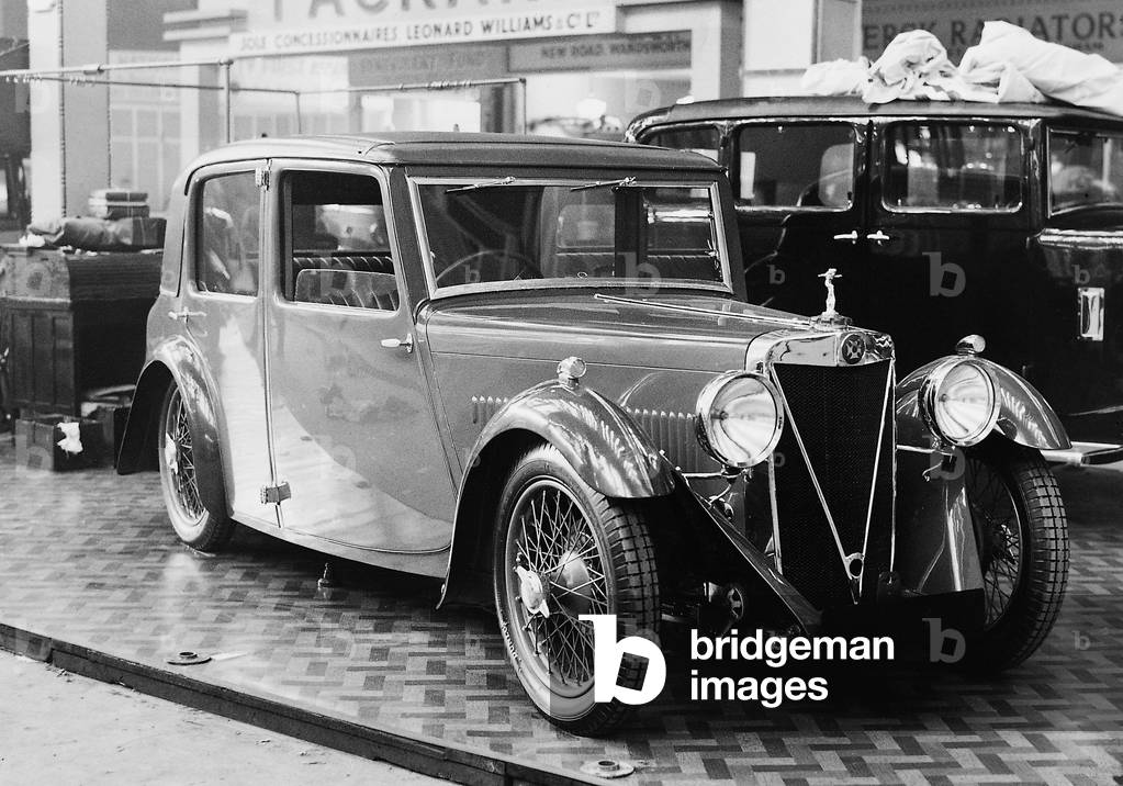 Crossley-car at the motor show in the Olympia Exhibition Halls in London, 1932 (b/w photo)