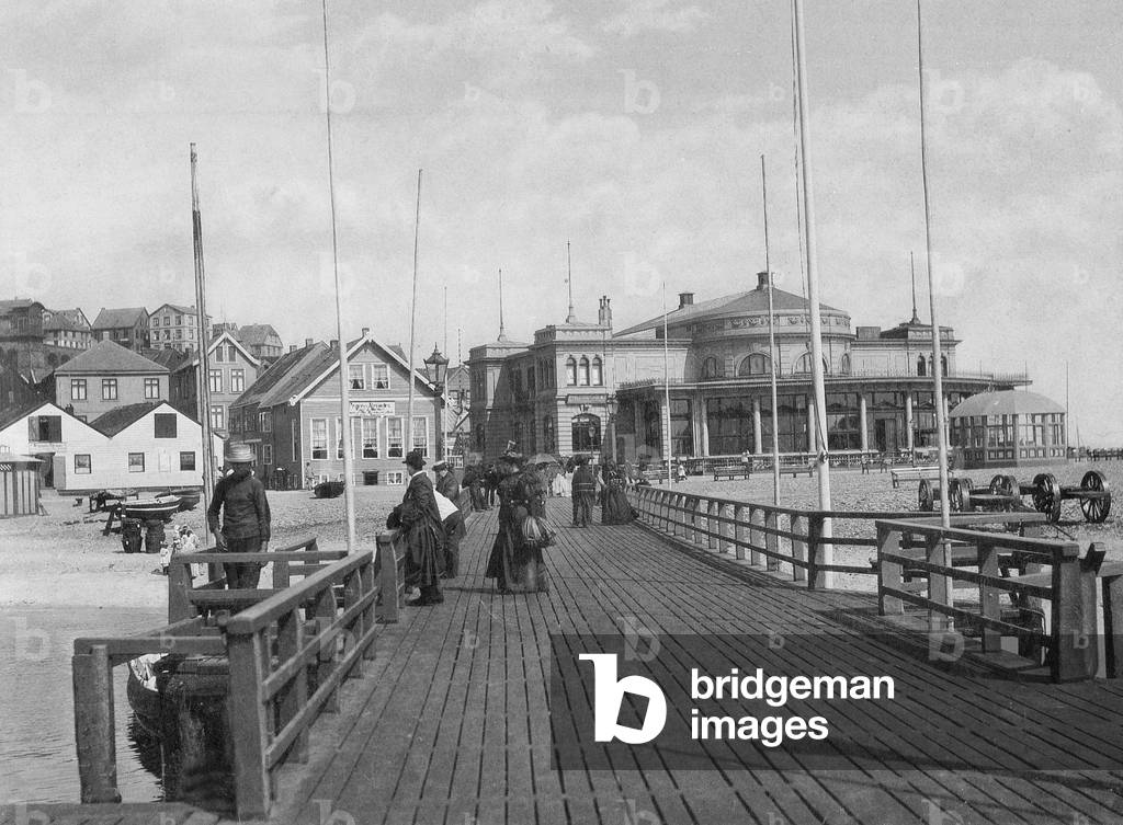 Landing stage on Helgoland, 1913 (b/w photo)