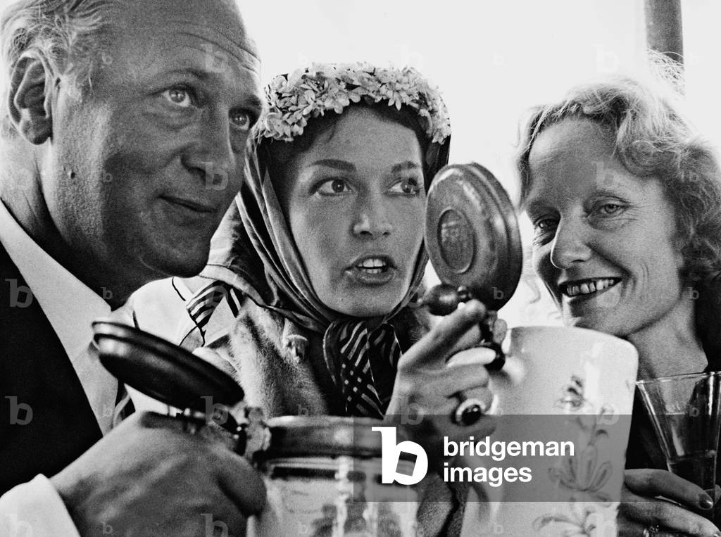 Curd Juergens, Eva Bartok and Marion Juergens, 1955 (b/w photo)