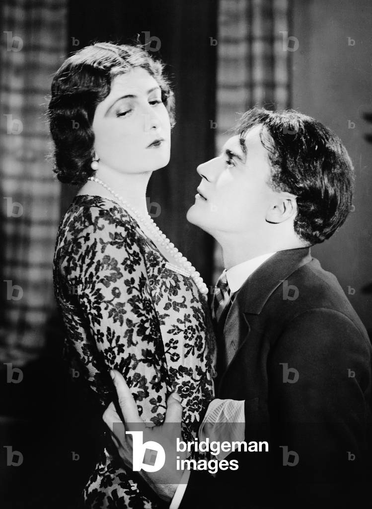 Agnes Esterhazy and Gustav Diessl in 'Der Mann, der nicht liebt', 1929 (b/w photo)