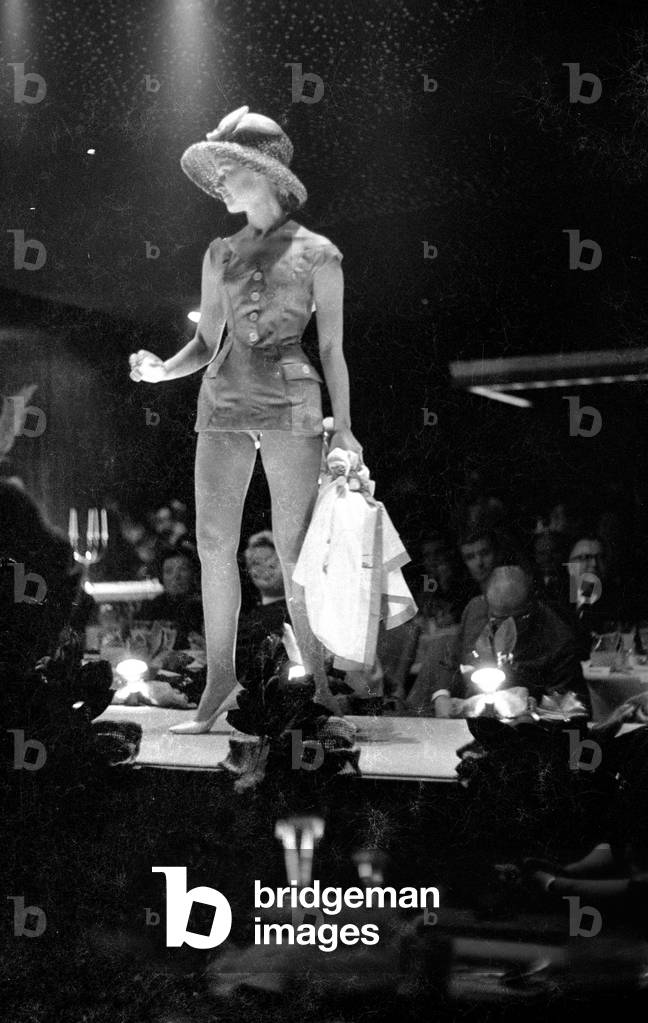 Fashion show in Berlin, 1959 (b/w photo)