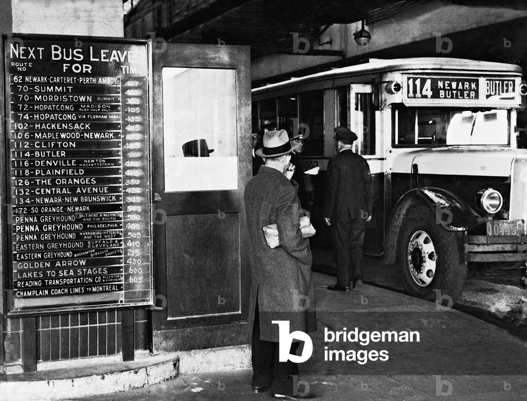Bus station in New York, 1934 (b/w photo)