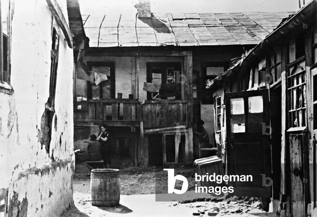 Jewish ghetto of Chisinau, 1941 (b/w photo)
