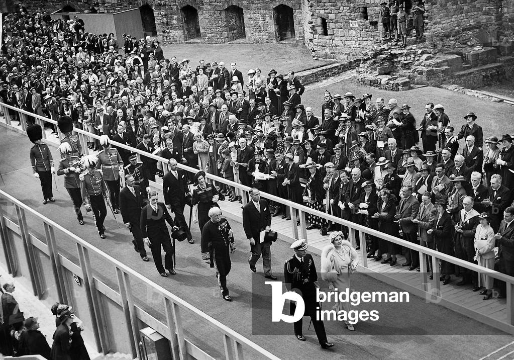 David Lloyd George with George VI. and Queen Elizabeth in Wales, 1937 (b/w photo)
