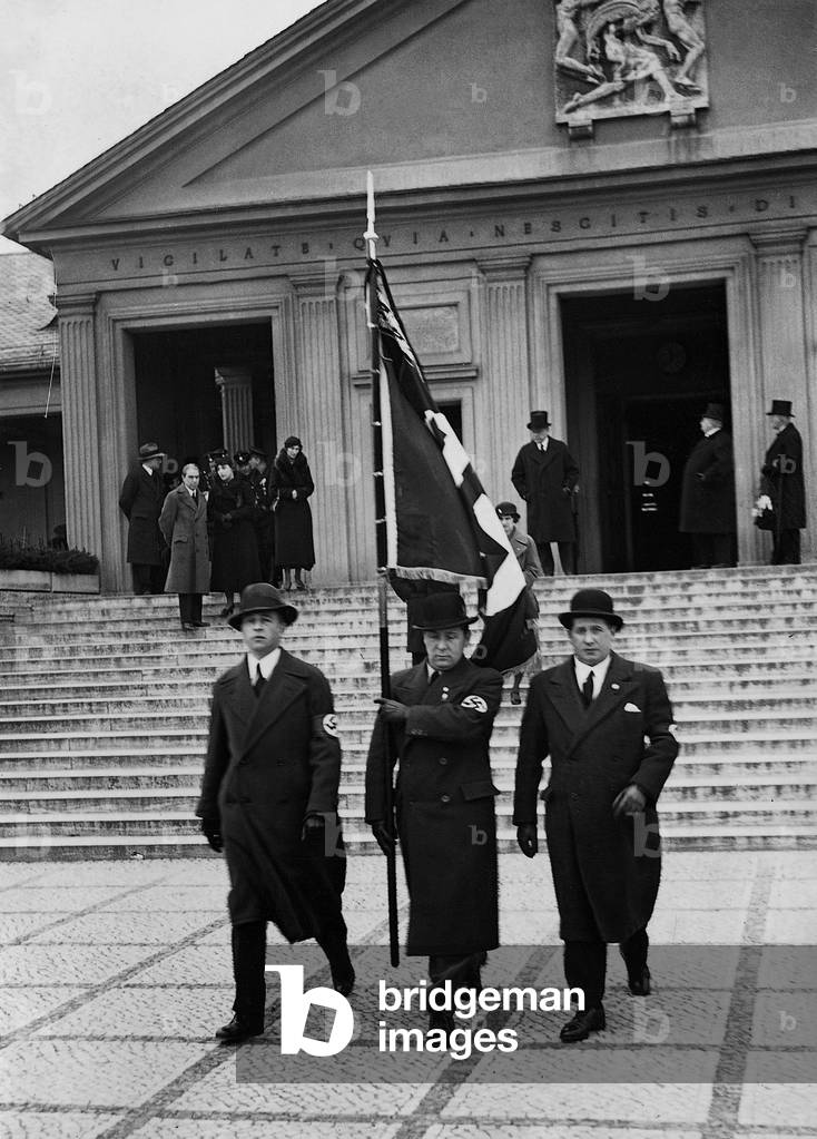 Funeral for the poet Wilhelm Meyer-Forster, 1934 (b/w photo)