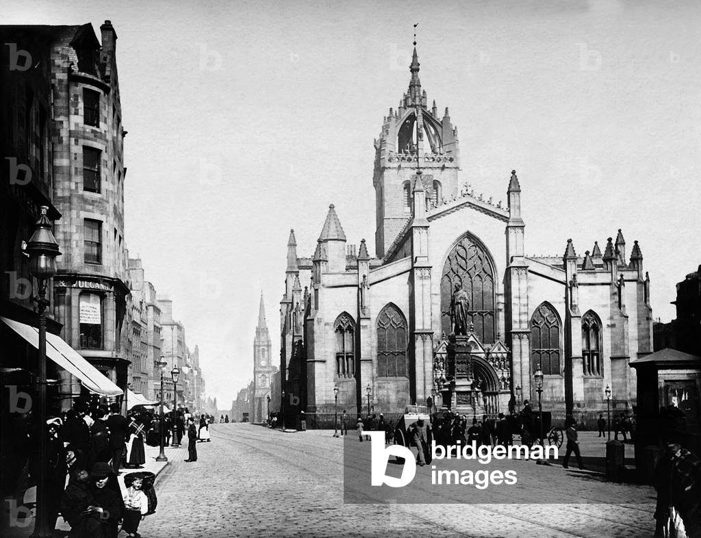 The St. Giles' Cathedral in Edinburgh, 1909 (b/w photo)
