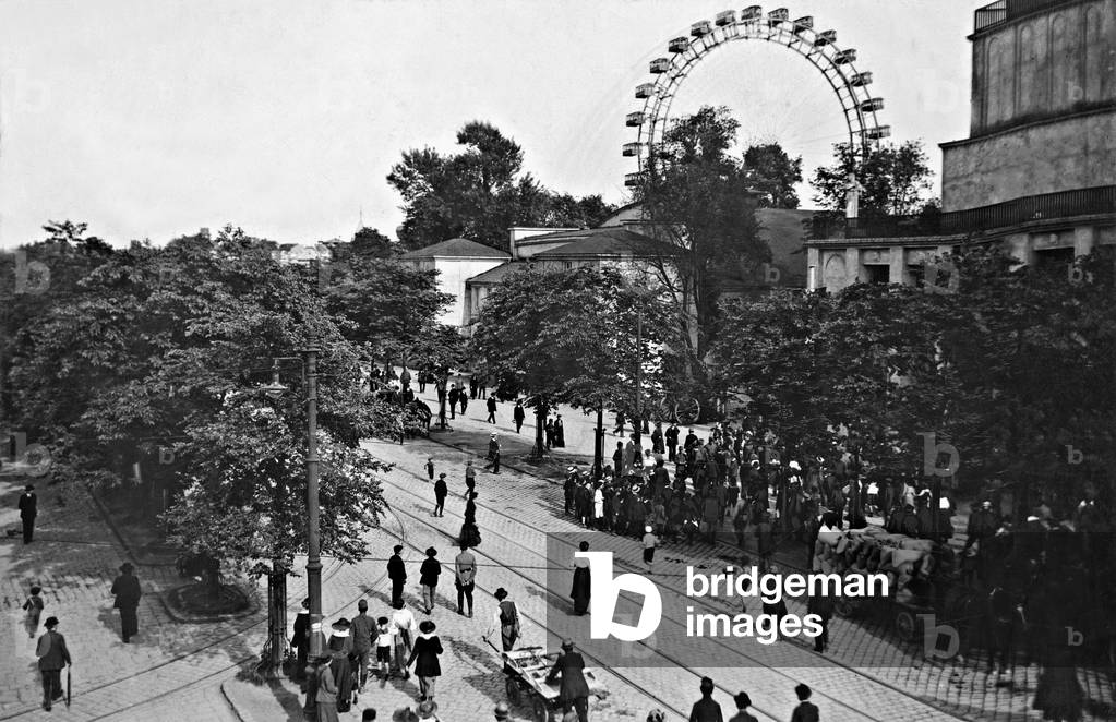 Prater in Vienna, 1917 (b/w photo)
