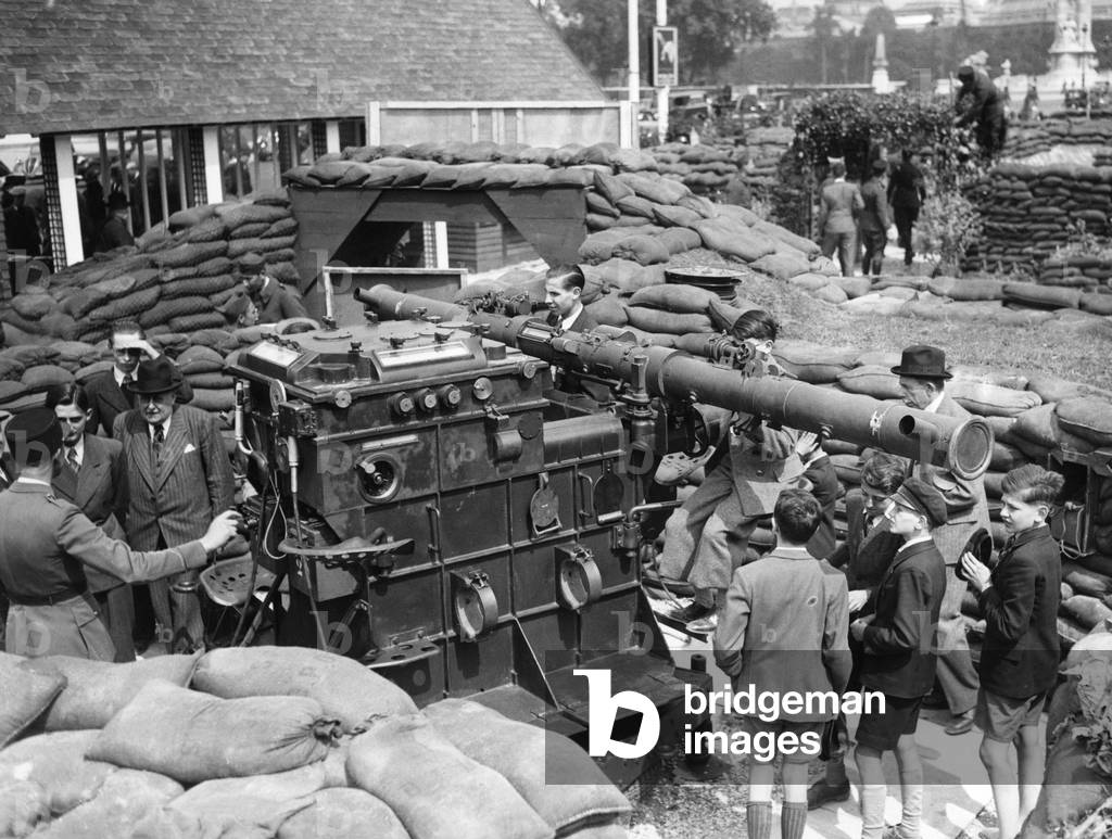 Mobilization in France, 1939 (b/w photo)