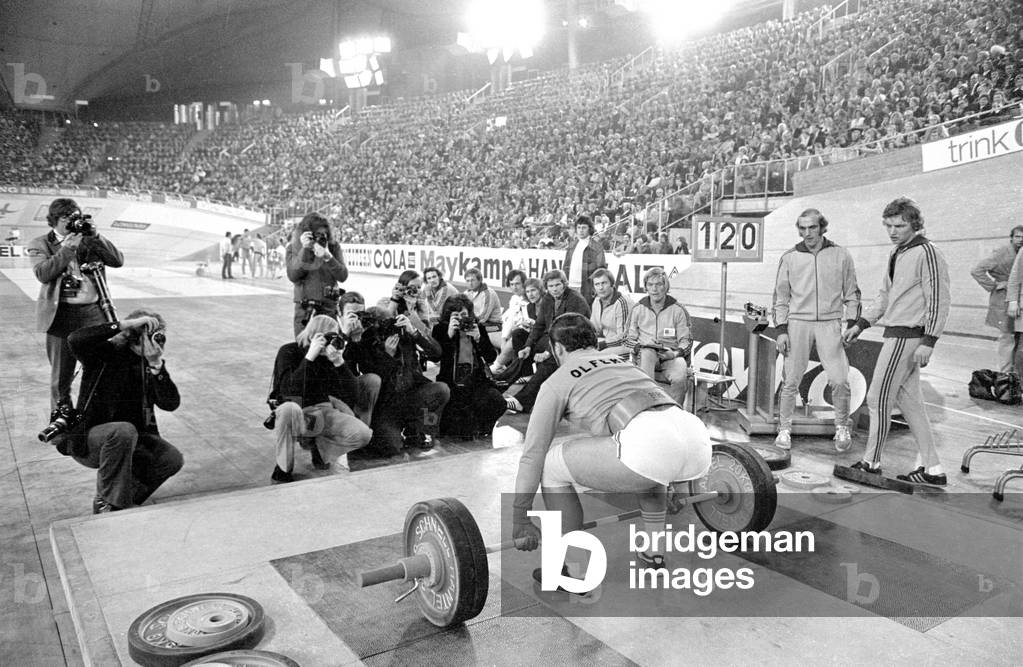 Klaus Wolfermann at the Sportpressefest (Sports Press Festival) in Munich, 1974 (b/w photo)