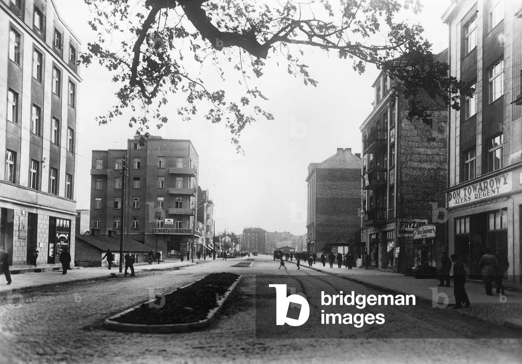The sight of one of the newly rebuilt streets in in Gdynia, 1931 (b/w photo)
