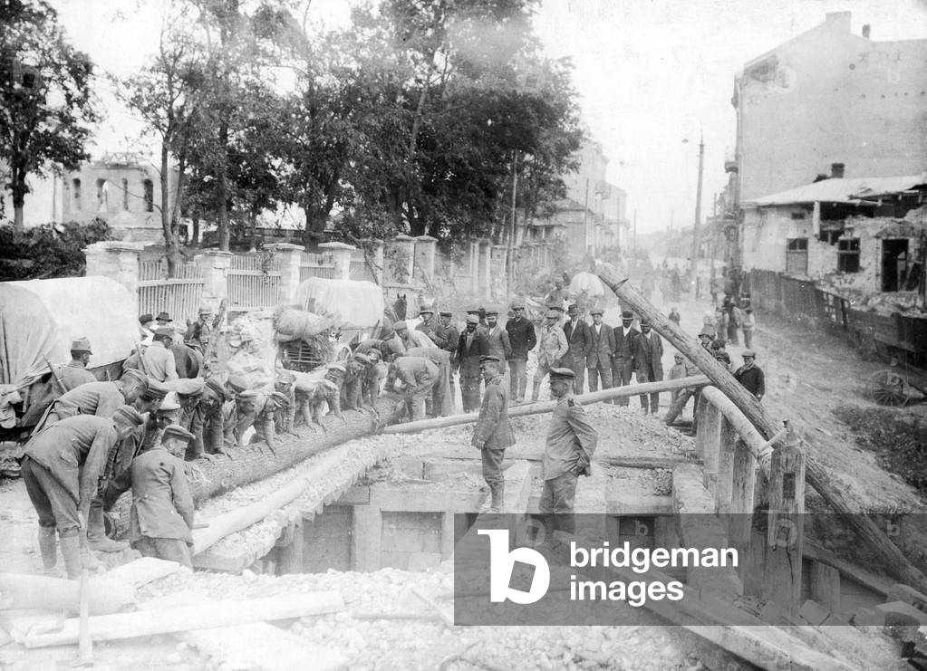Road construction in East Galicia, 1917