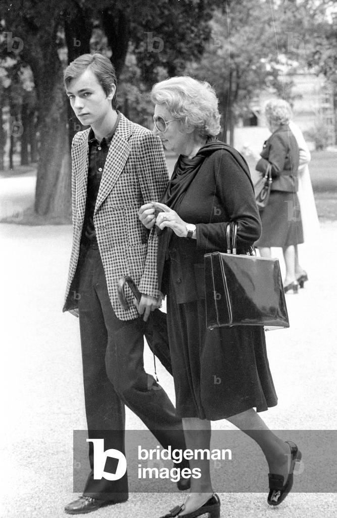 The funeral of Erich Kästner in Munich, 1974 (b/w photo)