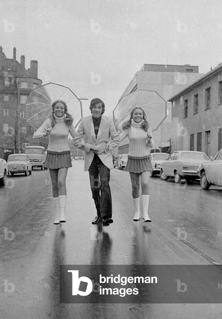 Ilja Richter and the Koenig twins, 1970 (b/w photo)