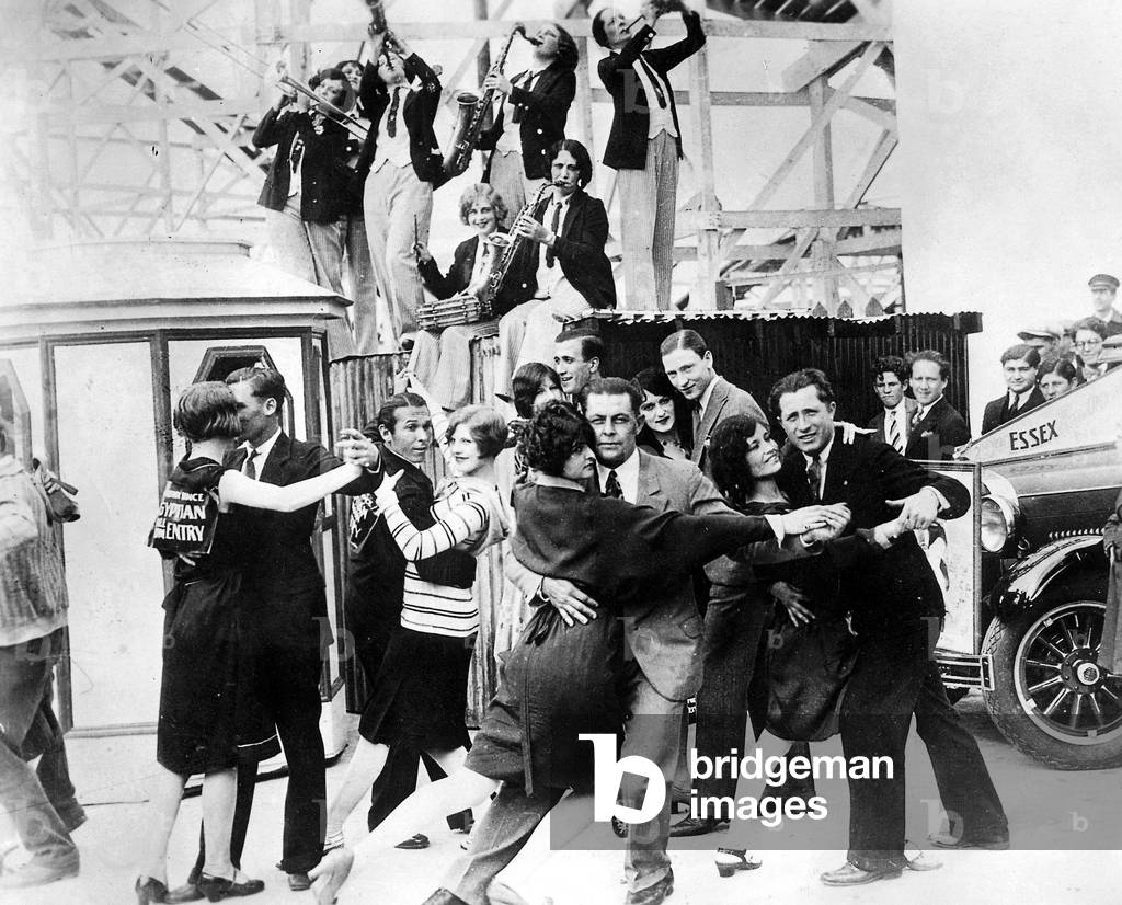 Fashionable dances of the 1920s (b/w photo)