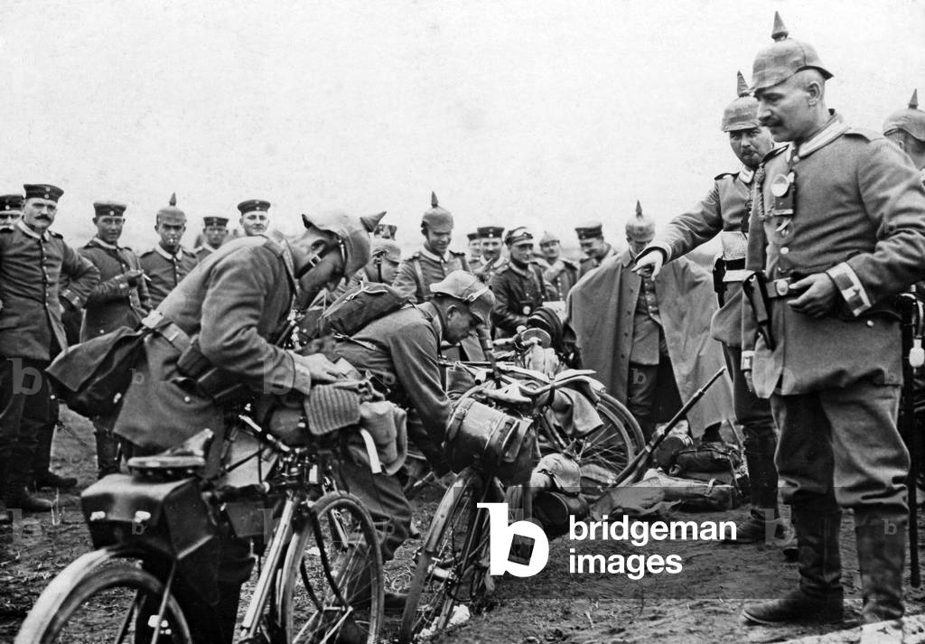 German bicycle infantry patrol in Masuria, 1914  (b/w photo)