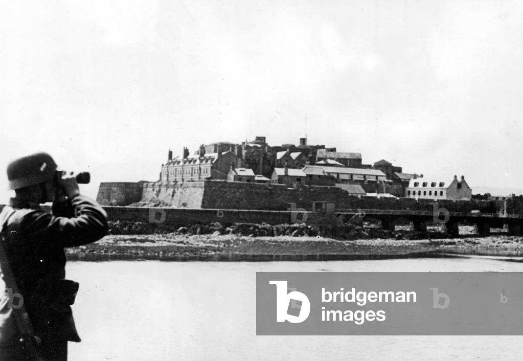 German soldier on the channel island Guernsey (b/w photo)