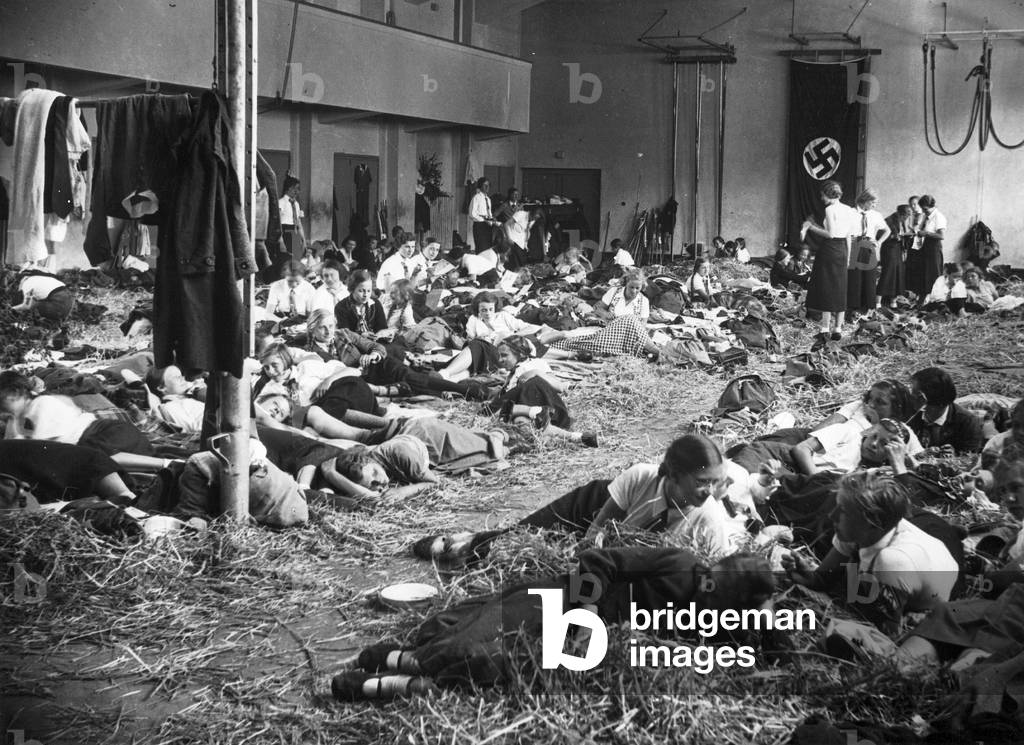 Youth meeting of the BDM and the VDA, 1935 (b/w photo)