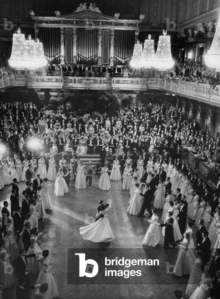 Gala for the reopening of the Vienna State Opera, 1955 (b/w photo)