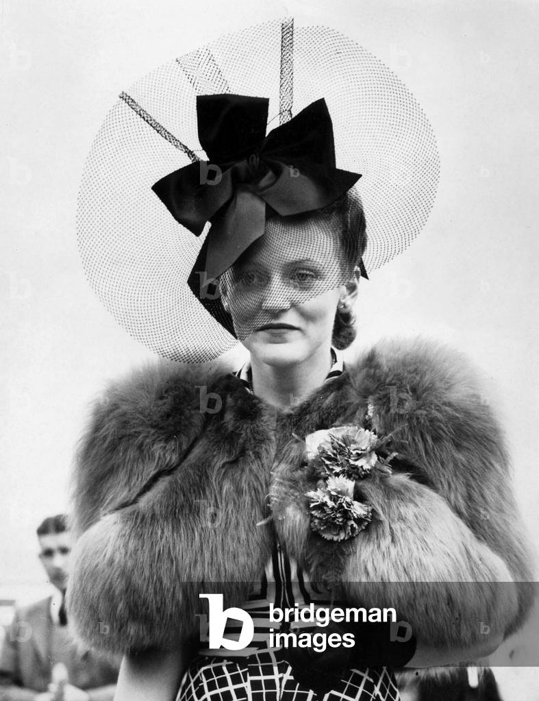 Hat fashion, 1939 (b/w photo)