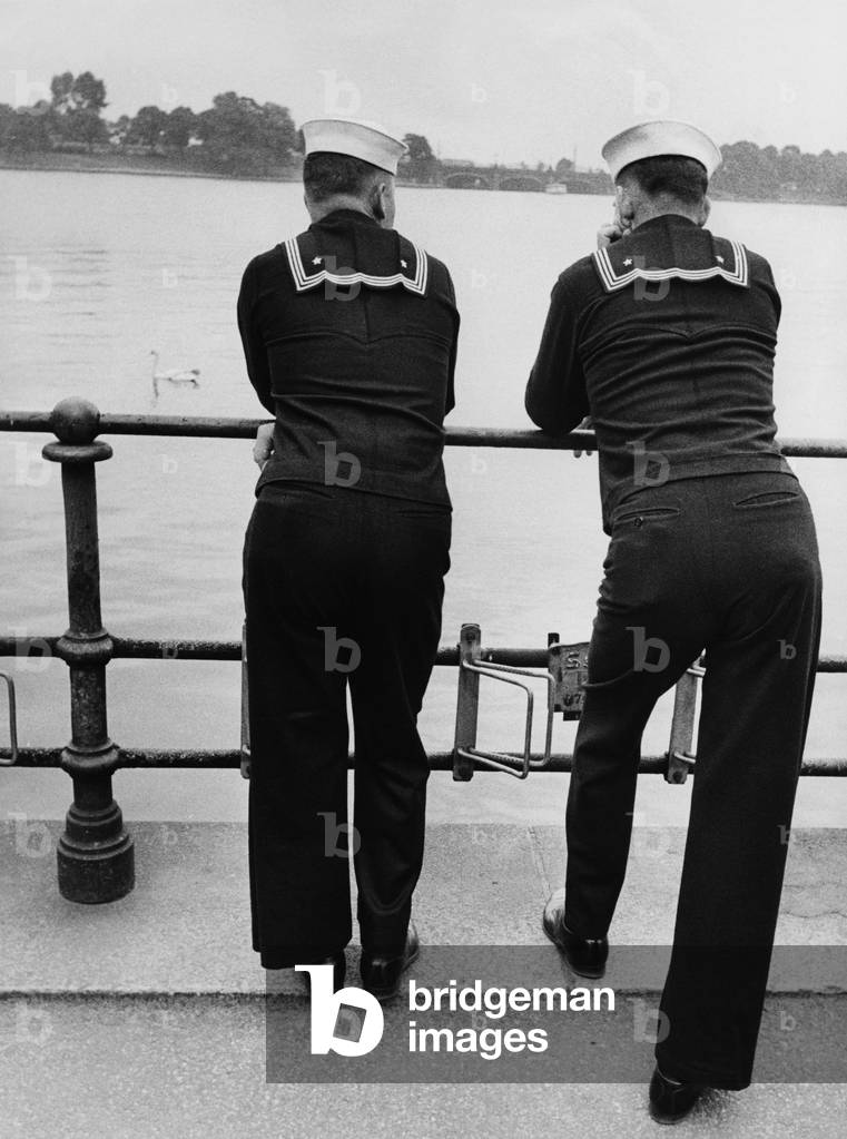 American sailors on a fleet visit in Hamburg, 1950s (b/w photo)