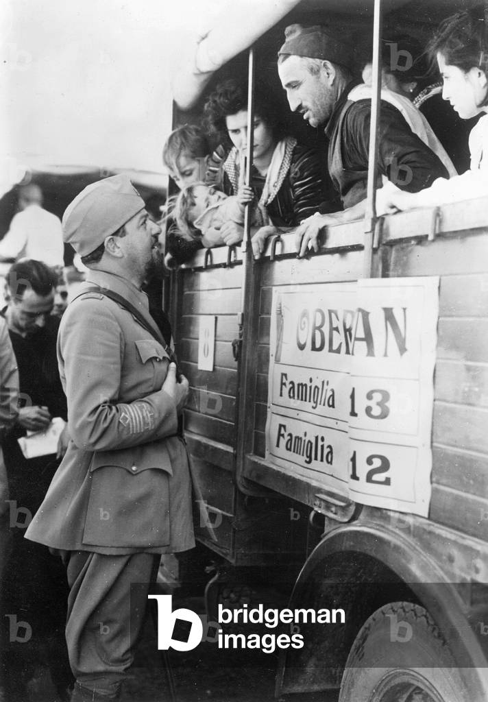 Italian settlers in Libya, 1939 (b/w photo)
