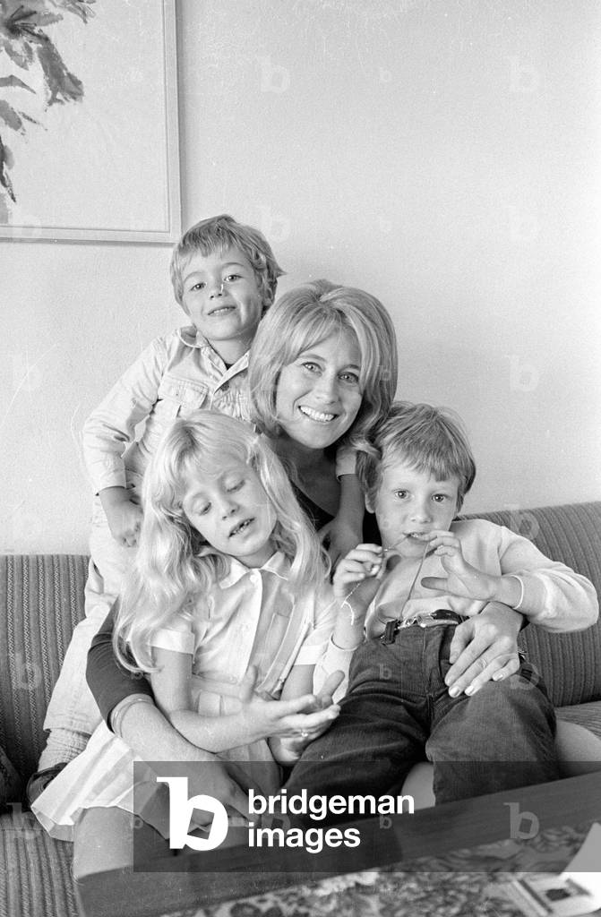 Tommi Ohrner with his siblings and his mother, 1969 (b/w photo)