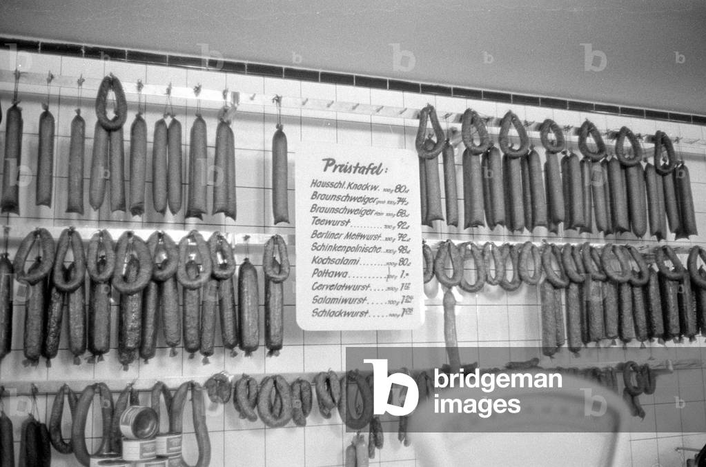 Leipzig at the time of the fair, 1960 (b/w photo)
