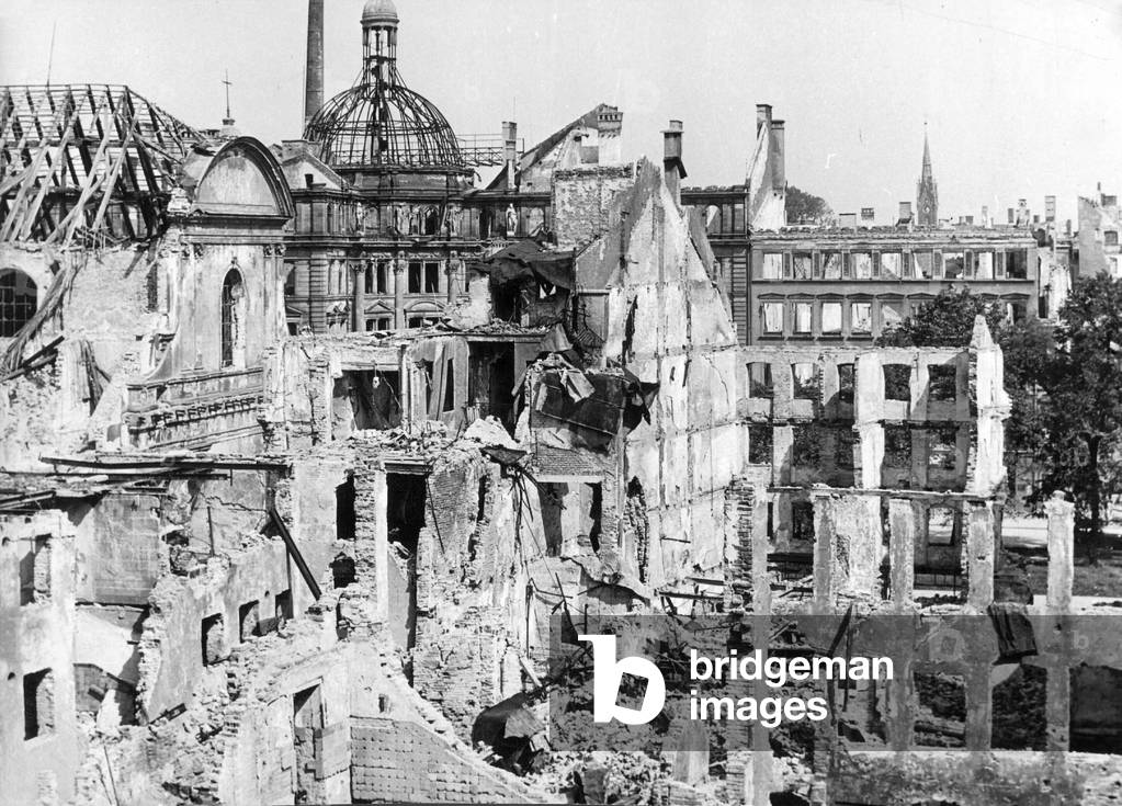 Destroyed Munich after the Second World War, 1945 (b/w photo)