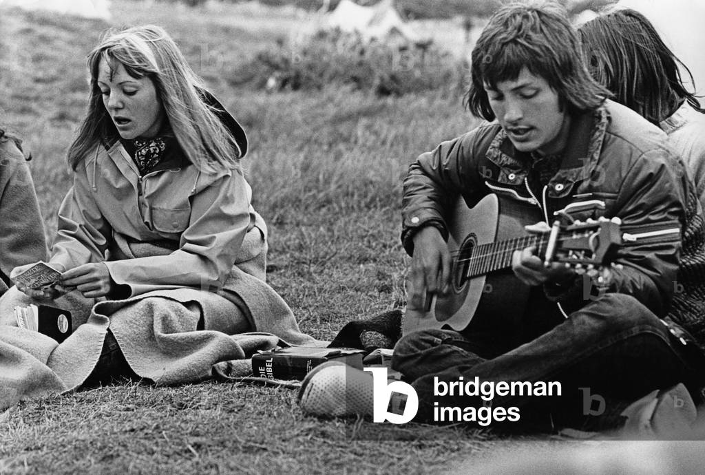 Group of teenagers, 1980-85 (b/w photo)