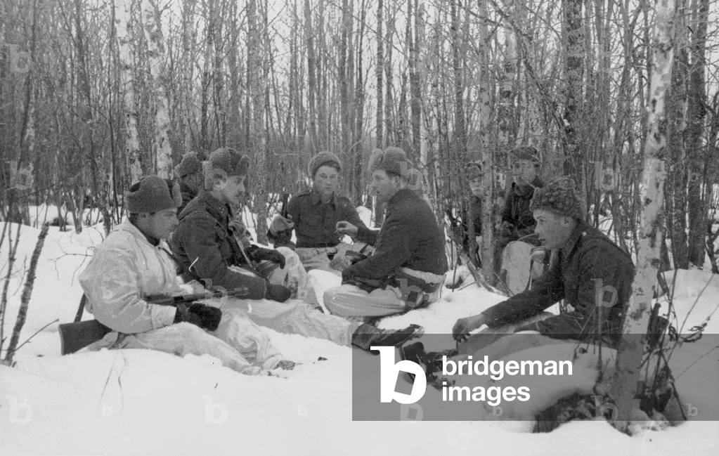 Finnish soldiers in winter warfare against the Soviet Union (b/w photo)