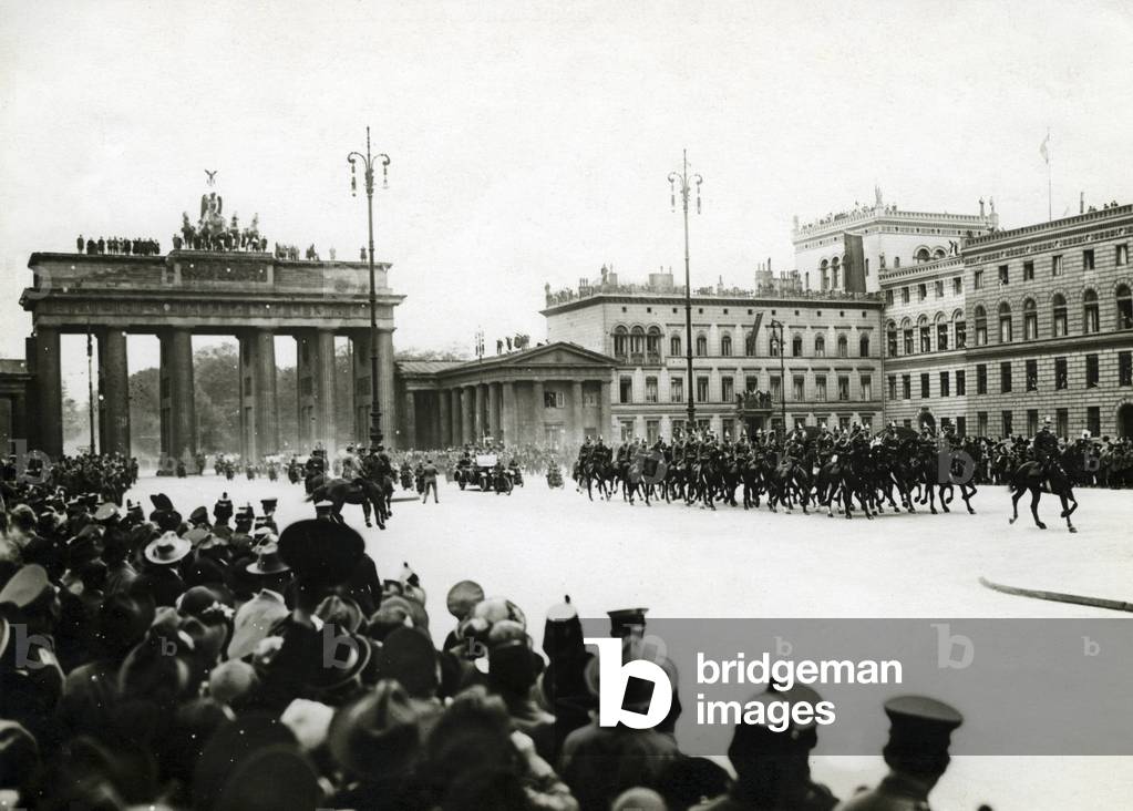 Parade of Paul von Hindenburg in Berlin, 1925