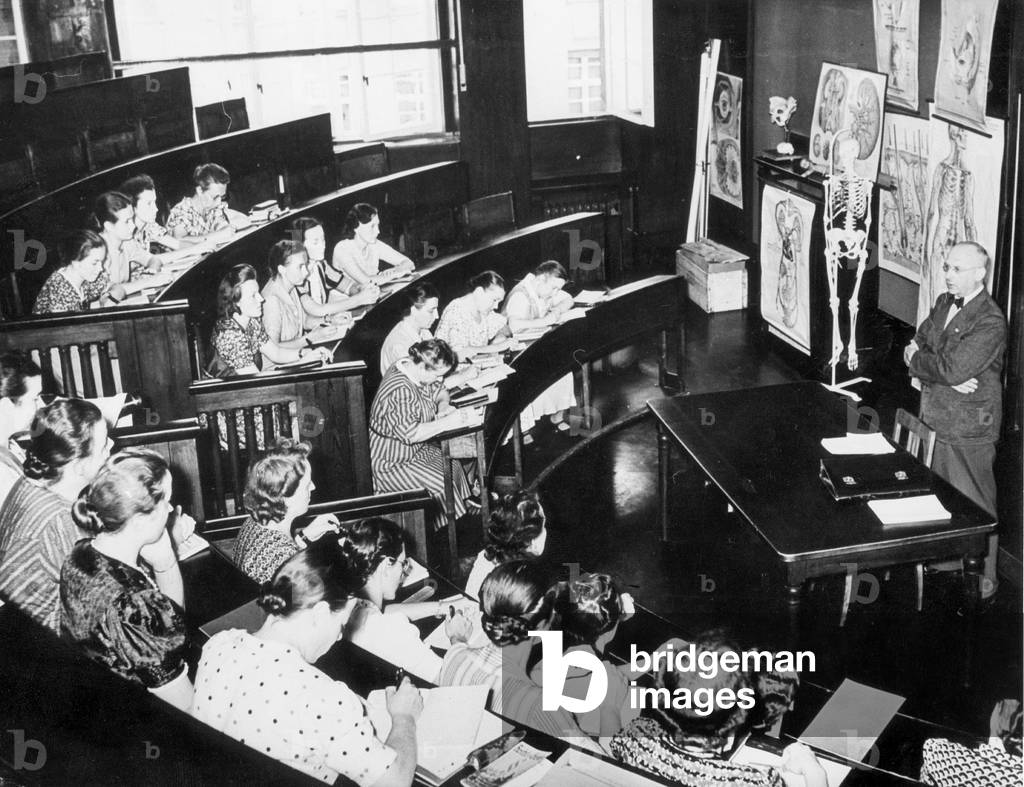 School for midwives in Berlin, 1941 (b/w photo)