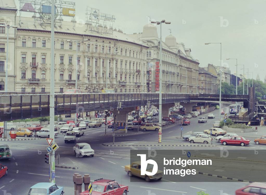 Road traffic in Budapest, 1970s (photo)