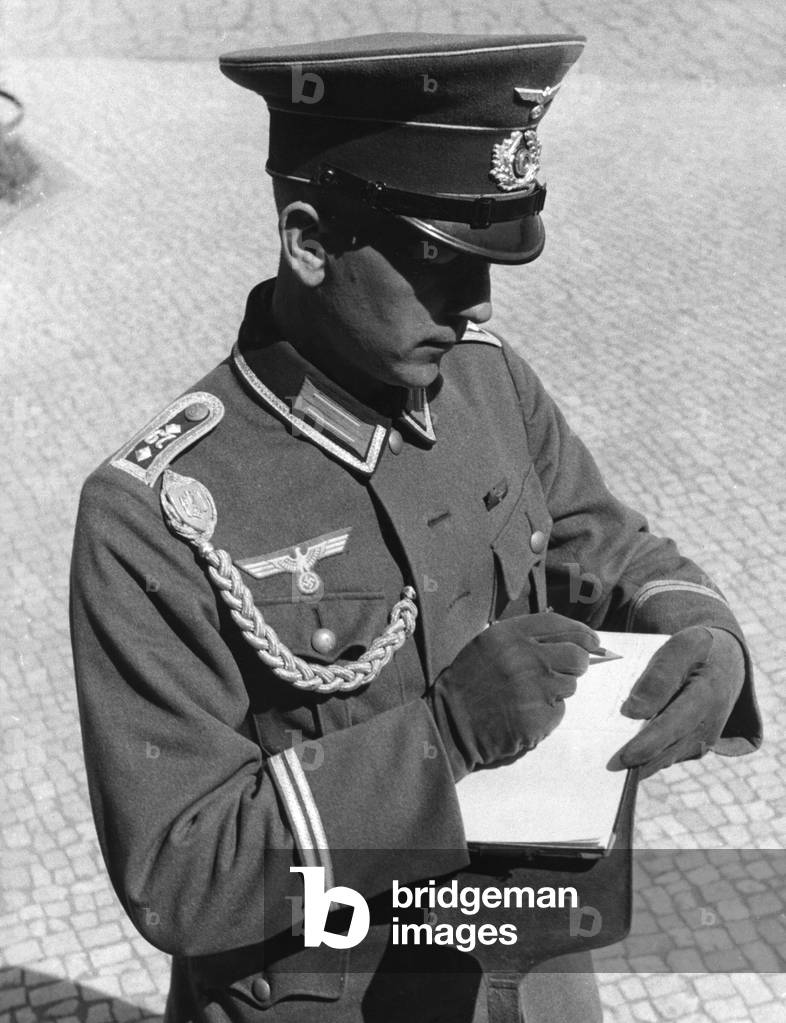 A master sergeant of the 67th Infantry Regiment, 1938 (b/w photo)