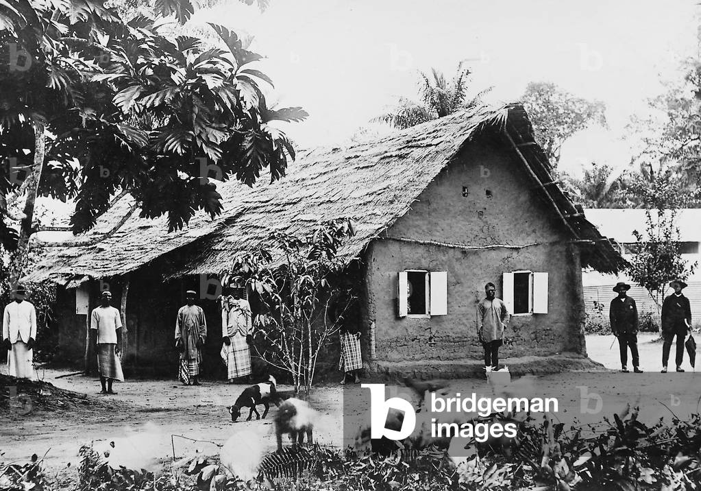 House following European-style in Cameroon, 1911 (b/w photo)