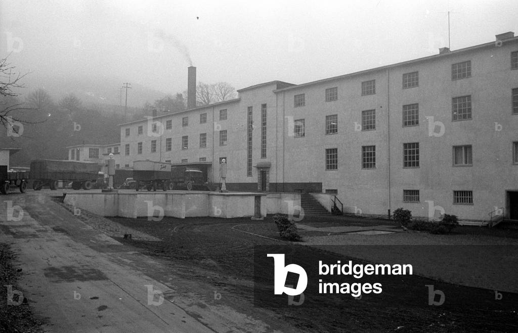The chocolate factory Imhoff in Bullay near Zell, 1954 (b/w photo)