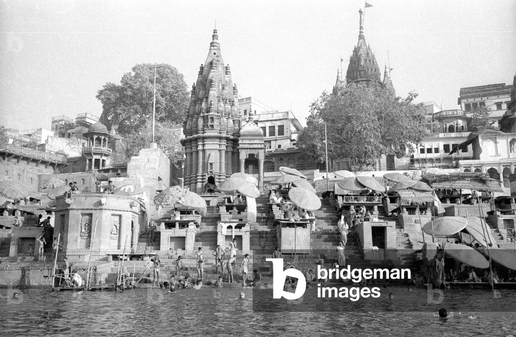 Hindus in Benares, 1966 (b/w photo)