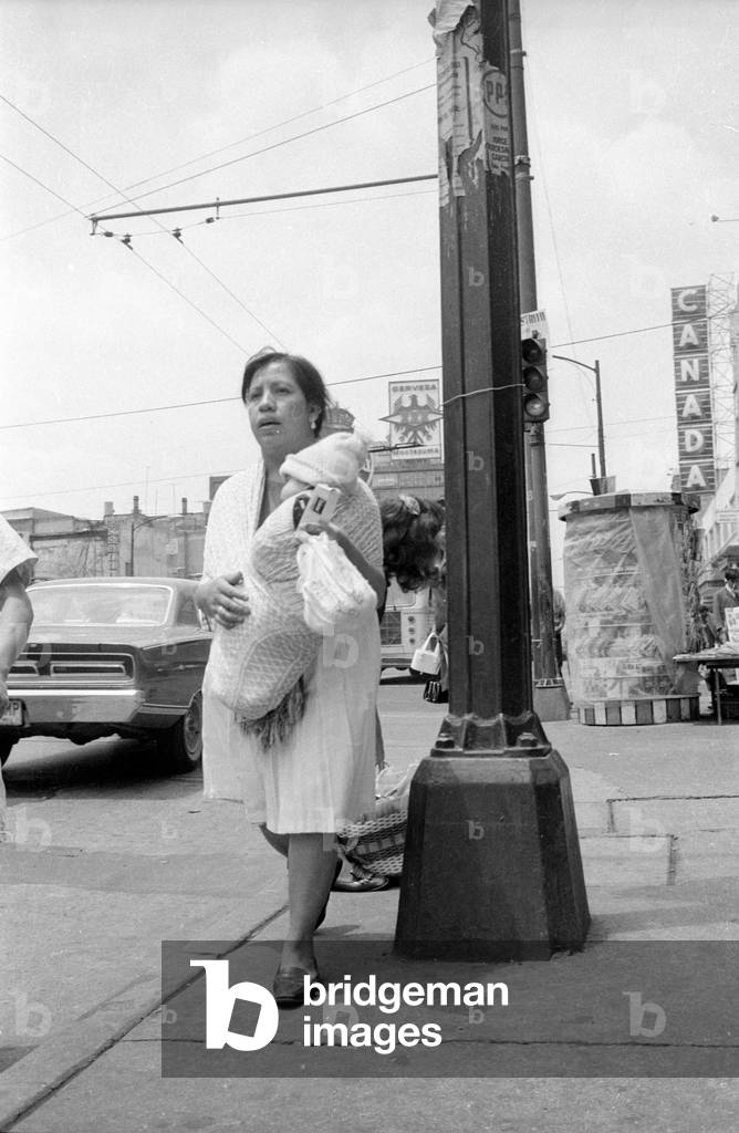 Street scene in Mexico City, 1970 (b/w photo)