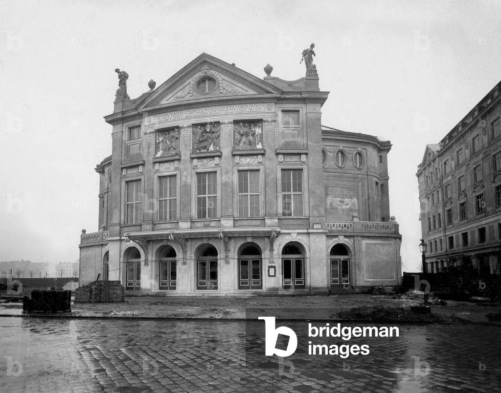 Citizens Theater in Vienna, 1905 (b/w photo)