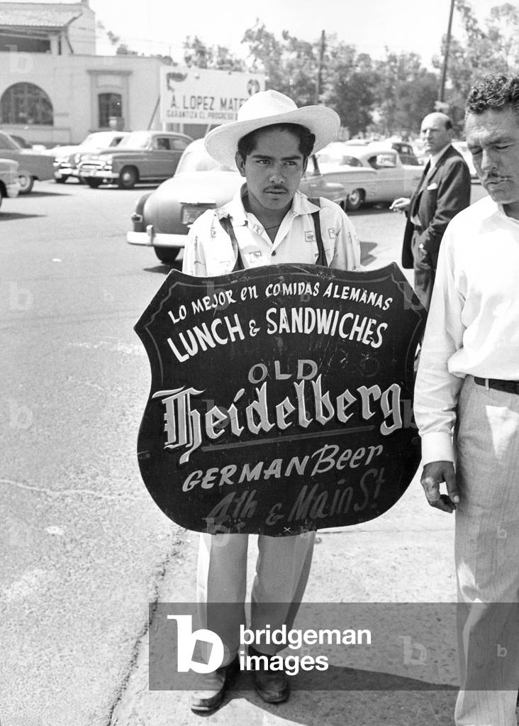 Promotion for German beer in Tijuana, 1998 (b/w photo)