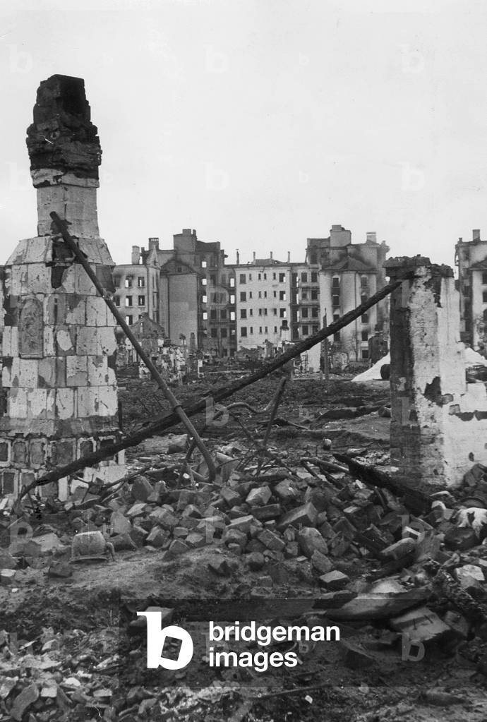 Ruined houses in Minsk, 1941 (b/w photo)