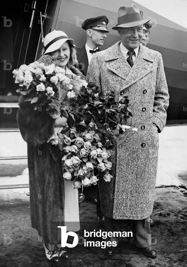 Lilian Harvey and Willy Fritsch in Berlin, 1935 (b/w photo)
