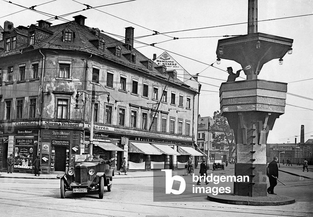 Traffic tower in Chemnitz, 1926 (b/w photo)