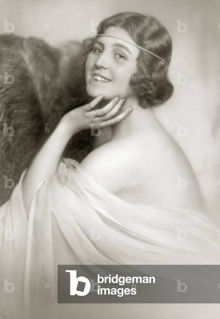 Portrait of a woman, 1926 (b/w photo)