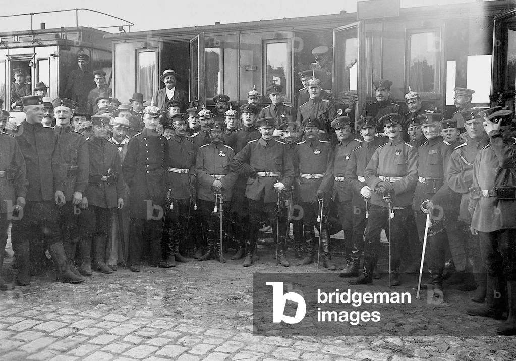 Departure of the 1st East Asian Infantry Regiment, 1900 (b/w photo)
