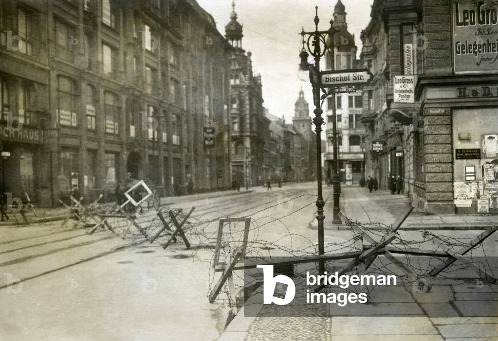 Barrier at the Bischofsstrasse in Berlin, 1919