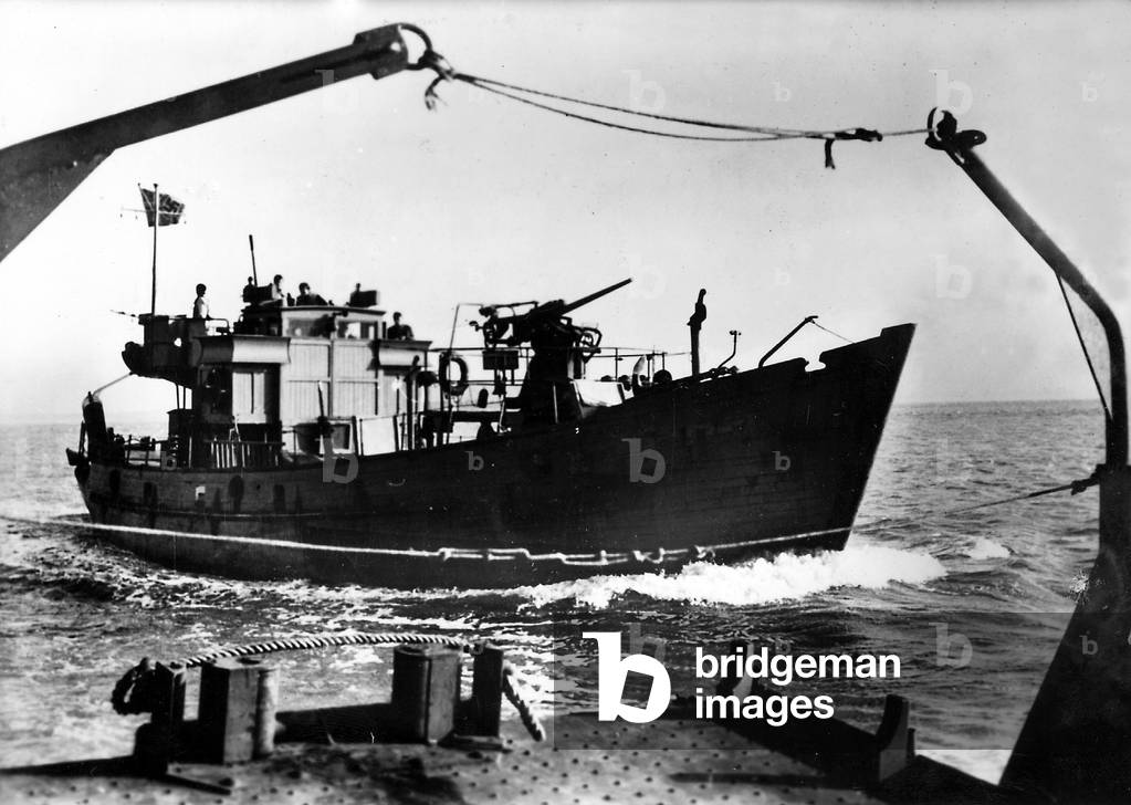 German patrol boat (b/w photo)
