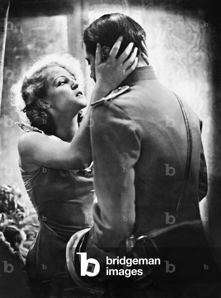 Brigitte Helm and Franz Lederer in 'Die wunderbare Luege der Nina Petrowna', 1929 (b/w photo)