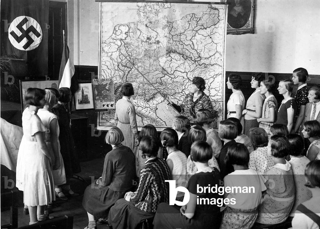 Versailles manifestation in a school, 1933 (b/w photo)